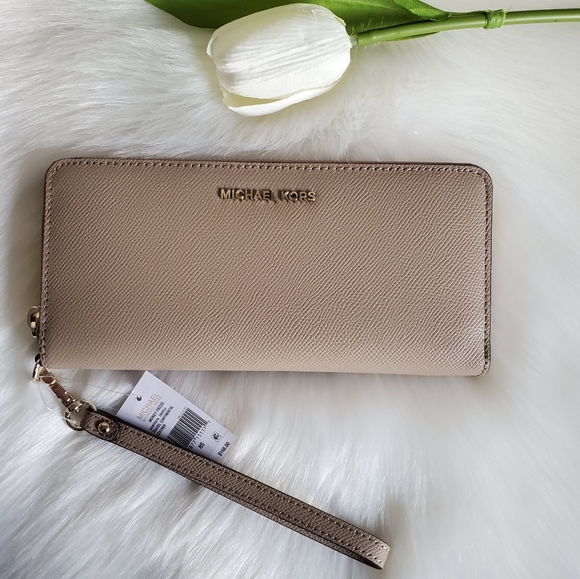 MICHAEL Michael Kors Handbags - BEAUTIFUL MICHAEL KORS WALLET